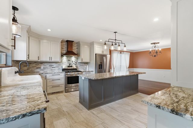 13013 Lemoncrest Lane, Little Rock, AR 72210