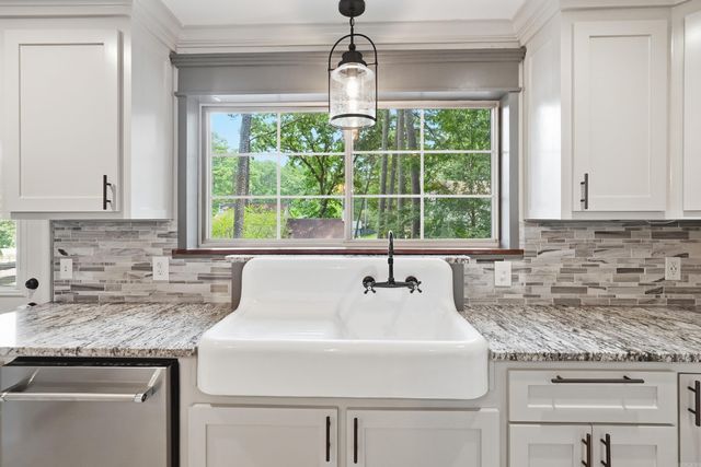 13013 Lemoncrest Lane, Little Rock, AR 72210