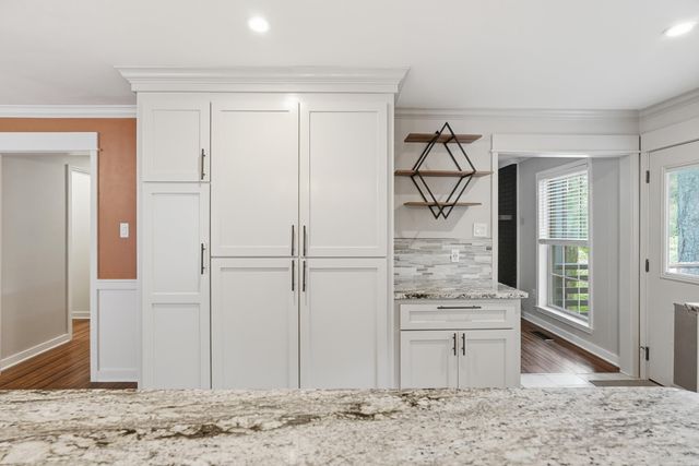 13013 Lemoncrest Lane, Little Rock, AR 72210