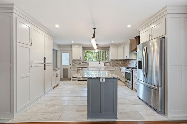 13013 Lemoncrest Lane, Little Rock, AR 72210