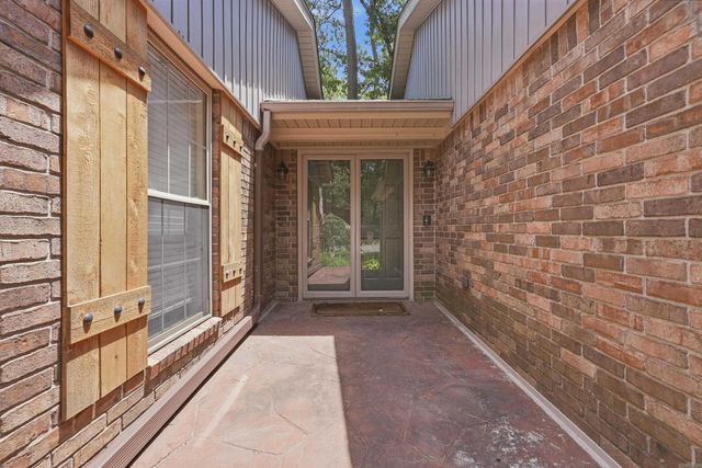 13013 Lemoncrest Lane, Little Rock, AR 72210