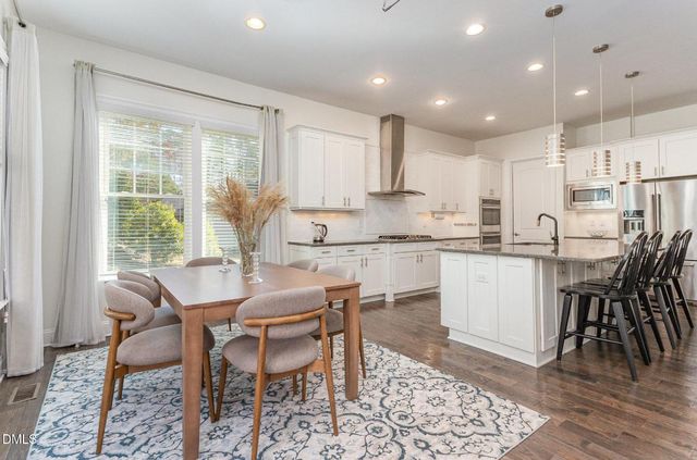 137 Lystra Grant Court, Chapel Hill, NC 27517