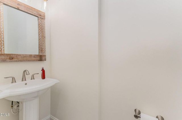 137 Lystra Grant Court, Chapel Hill, NC 27517