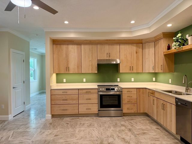 2 Cronin Hill Road, Hatfield, MA 01038