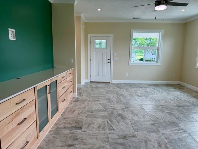 2 Cronin Hill Road, Hatfield, MA 01038