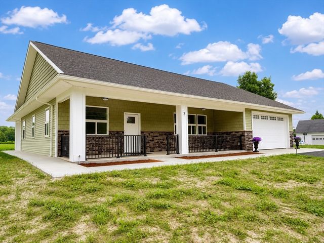 2 Cronin Hill Road, Hatfield, MA 01038