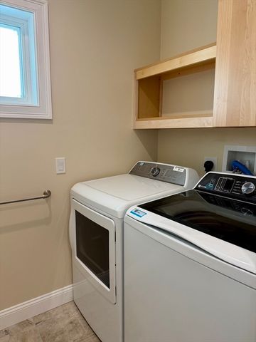 2 Cronin Hill Road, Hatfield, MA 01038