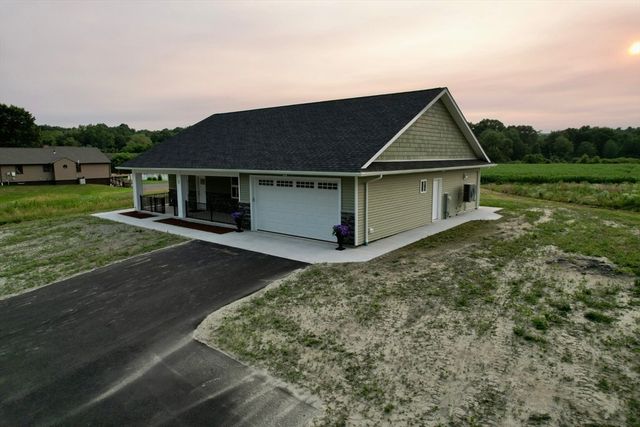 2 Cronin Hill Road, Hatfield, MA 01038