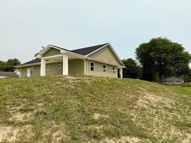 2 Cronin Hill Road, Hatfield, MA 01038