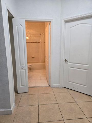 7060 NW 177th Street 103, Hialeah, FL 33015