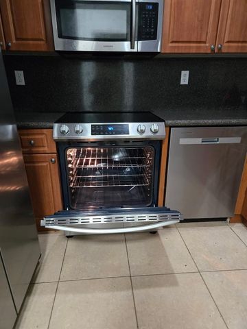 7060 NW 177th Street 103, Hialeah, FL 33015