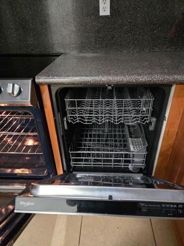 7060 NW 177th Street 103, Hialeah, FL 33015