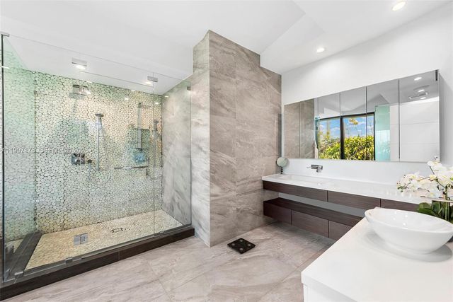 521 Holiday Drive, Hallandale Beach, FL 33009