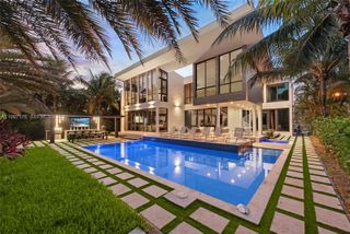 521 Holiday Drive, Hallandale Beach, FL 33009