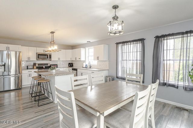 1118 Sandpiper Lane, Bowling Green, OH 43402