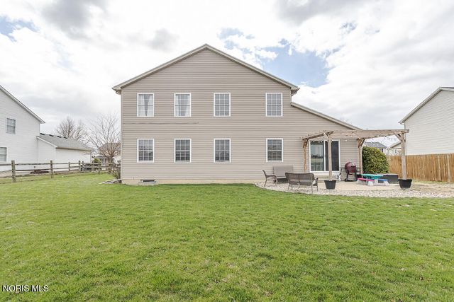 1118 Sandpiper Lane, Bowling Green, OH 43402