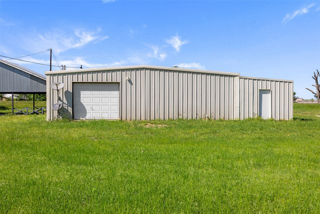 447 N Commerce, Marquez, TX 77865