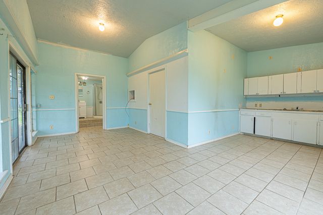 447 N Commerce, Marquez, TX 77865