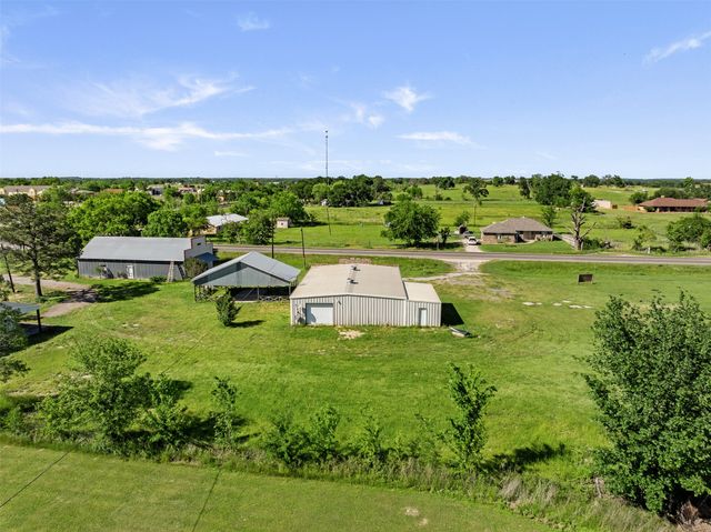 447 N Commerce, Marquez, TX 77865