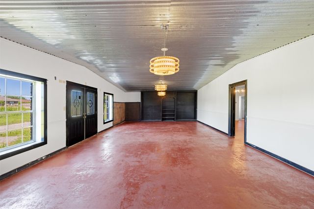 447 N Commerce, Marquez, TX 77865