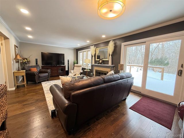 12432 Pinecrest Drive 28, Plymouth Charter Township, MI 48170