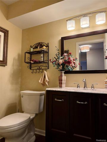 12432 Pinecrest Drive 28, Plymouth Charter Township, MI 48170