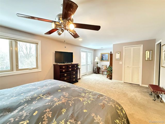 12432 Pinecrest Drive 28, Plymouth Charter Township, MI 48170