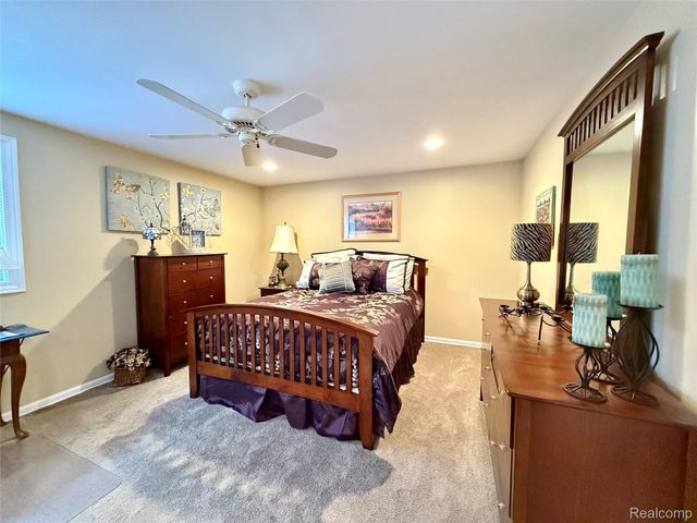 12432 Pinecrest Drive 28, Plymouth Charter Township, MI 48170