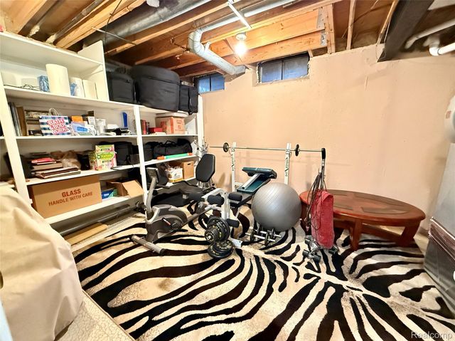 12432 Pinecrest Drive 28, Plymouth Charter Township, MI 48170