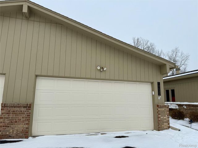 12432 Pinecrest Drive 28, Plymouth Charter Township, MI 48170