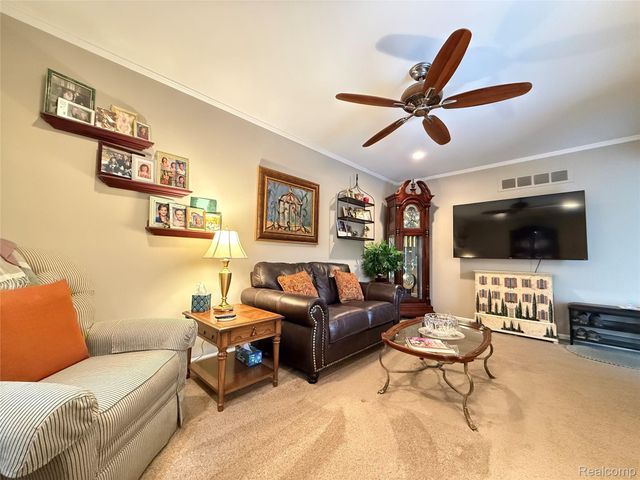 12432 Pinecrest Drive 28, Plymouth Charter Township, MI 48170