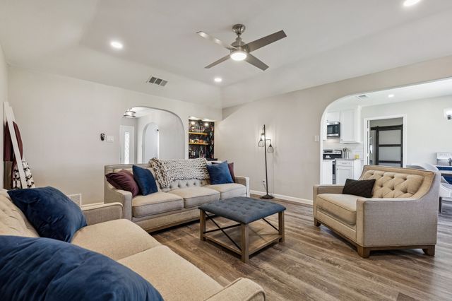 6741 Starnes Road, North Richland Hills, TX 76182