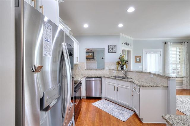125 Hawthorn Way, Hoschton, GA 30548