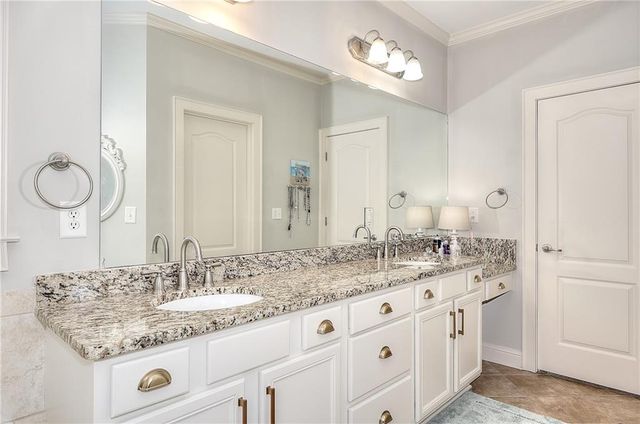 125 Hawthorn Way, Hoschton, GA 30548