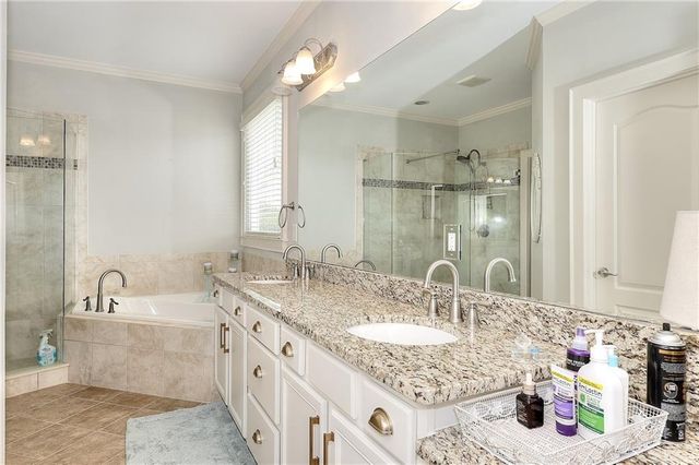 125 Hawthorn Way, Hoschton, GA 30548