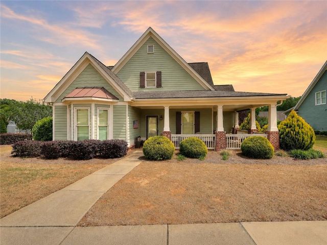 125 Hawthorn Way, Hoschton, GA 30548