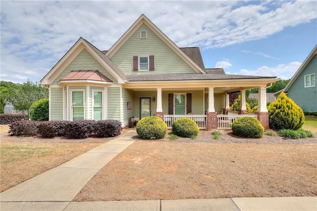 125 Hawthorn Way, Hoschton, GA 30548
