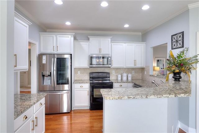 125 Hawthorn Way, Hoschton, GA 30548