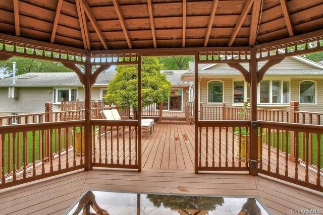 6 Winfield Drive, Sound Beach, NY 11789