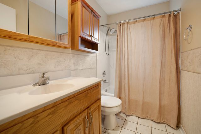 46 Avon Road, Elk Grove Village, IL 60007