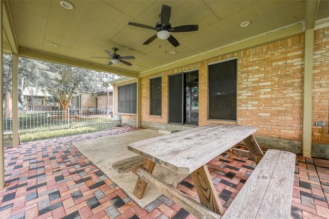 1723 Rock Fence Drive, Richmond, TX 77406