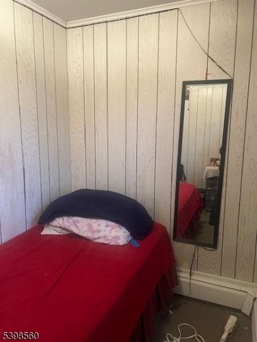 6 Chestnut St, Sussex Boro, NJ 07461