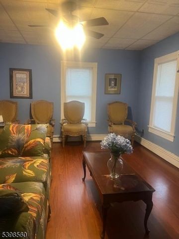 6 Chestnut St, Sussex Boro, NJ 07461