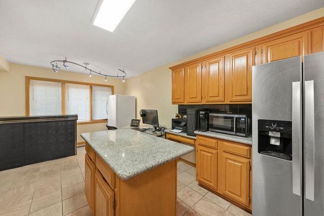 10695 53rd Avenue N, Plymouth, MN 55442