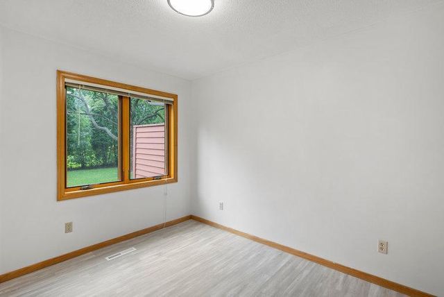 10695 53rd Avenue N, Plymouth, MN 55442