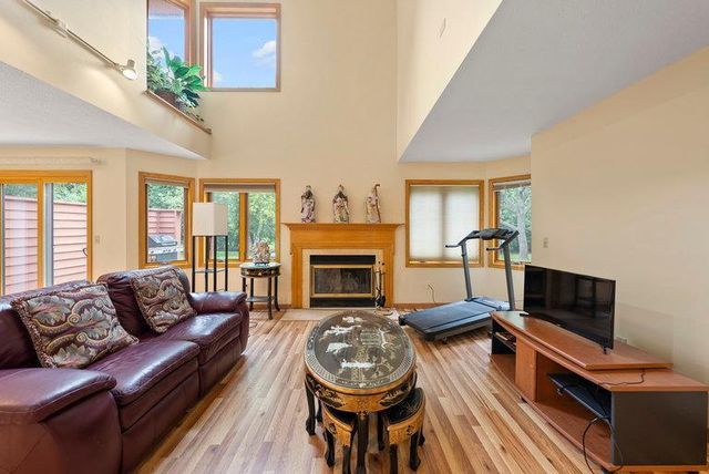 10695 53rd Avenue N, Plymouth, MN 55442