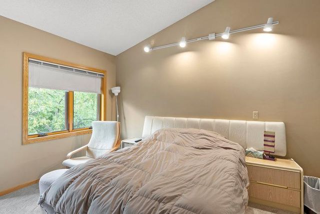 10695 53rd Avenue N, Plymouth, MN 55442