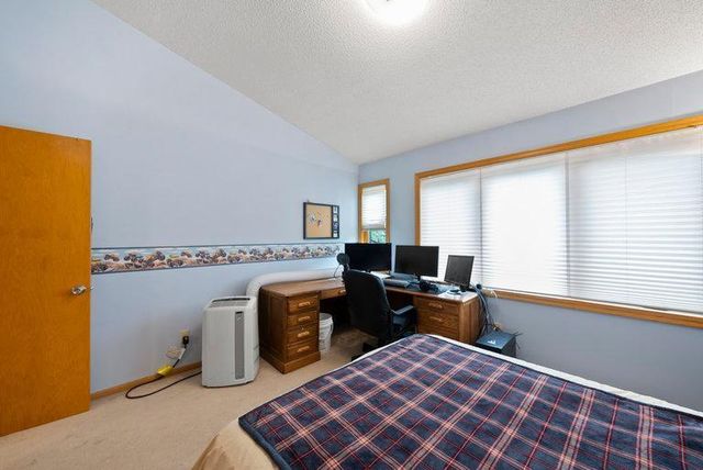 10695 53rd Avenue N, Plymouth, MN 55442