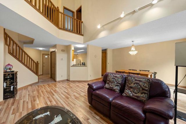 10695 53rd Avenue N, Plymouth, MN 55442