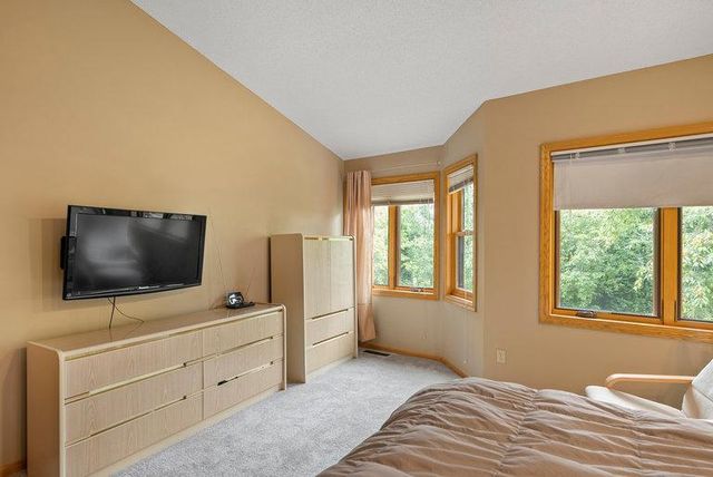 10695 53rd Avenue N, Plymouth, MN 55442